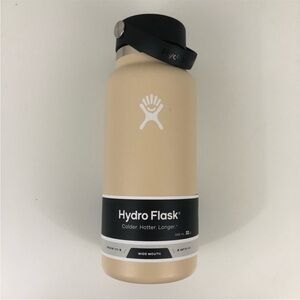 Hydro Flask 32 oz Wide Mouth in Sandstone